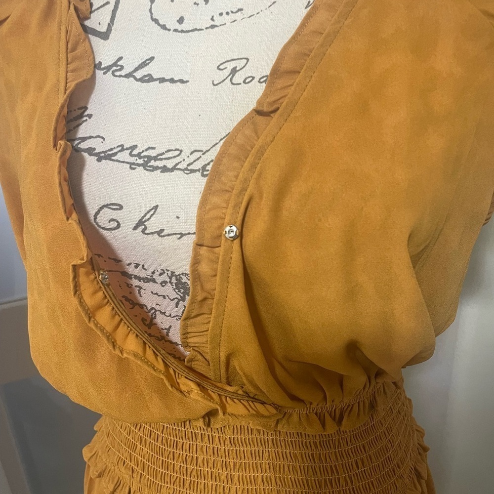 Current Air Yellow Sundress with Ruched Bodice Flutter Sleeves and V-Neck - Picture 5 of 7